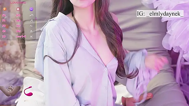 Snapshot of Anytoly chatting on 24, 10, 2025 Anytoly online show from 24, 10, 2025