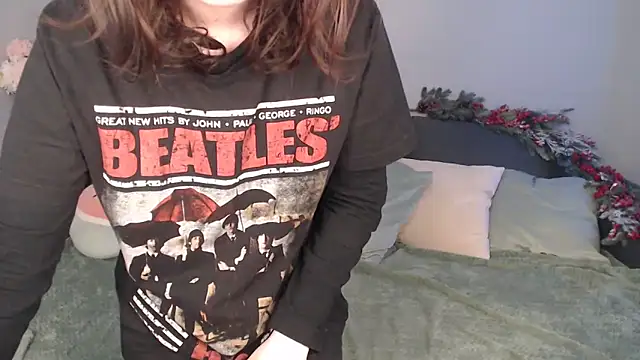 Snapshot of Mini_Diva chatting on 5, 1, 2025 Mini Diva online show from 5, 1, 2025