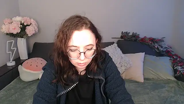 Snapshot of Mini_Diva chatting on 12, 1, 2025 Mini Diva online show from 12, 1, 2025