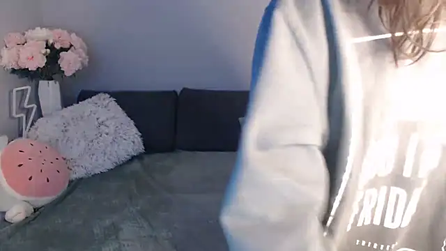 Snapshot of Mini_Diva chatting on 18, 1, 2025 Mini Diva online show from 18, 1, 2025