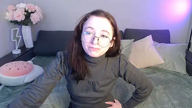 Snapshot of Mini_Diva chatting on 11, 2, 2025 Mini Diva online show from 11, 2, 2025