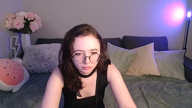 Snapshot of Mini_Diva chatting on 14, 2, 2025 Mini Diva online show from 14, 2, 2025