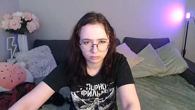 Snapshot of Mini_Diva chatting on 26, 2, 2025 Mini Diva online show from 26, 2, 2025