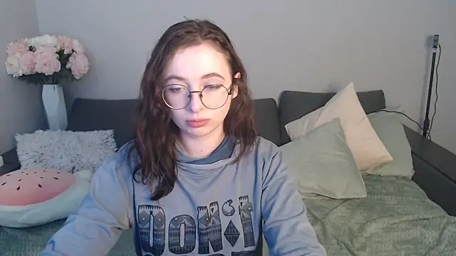 Snapshot of Mini_Diva chatting on 9, 3, 2025 Mini Diva online show from 9, 3, 2025