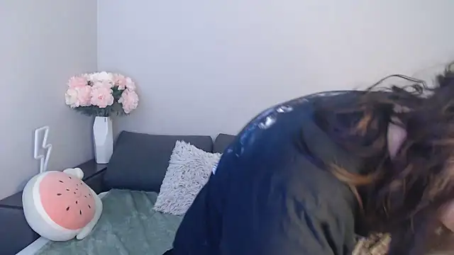 Snapshot of Mini_Diva chatting on 18, 3, 2025 Mini Diva online show from 18, 3, 2025