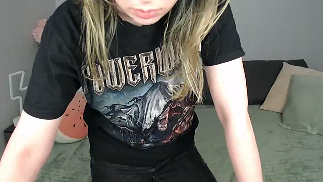 Snapshot of Mini_Diva chatting on 12, 9, 2025 Mini Diva online show from 12, 9, 2025