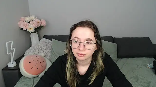 Snapshot of Mini_Diva chatting on 20, 9, 2025 Mini Diva online show from 20, 9, 2025