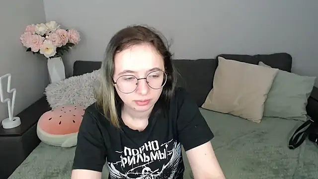 Snapshot of Mini_Diva chatting on 26, 9, 2025 Mini Diva online show from 26, 9, 2025