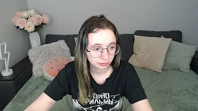 Snapshot of Mini_Diva chatting on 28, 9, 2025 Mini Diva online show from 28, 9, 2025