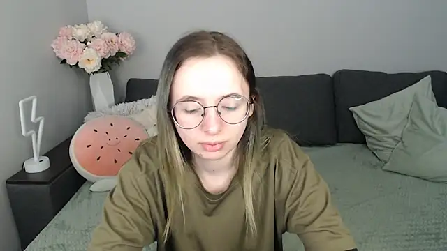 Snapshot of Mini_Diva chatting on 29, 9, 2025 Mini Diva online show from 29, 9, 2025