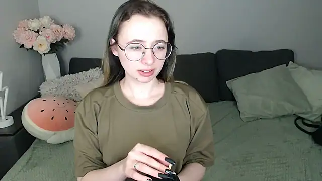 Snapshot of Mini_Diva chatting on 30, 9, 2025 Mini Diva online show from 30, 9, 2025