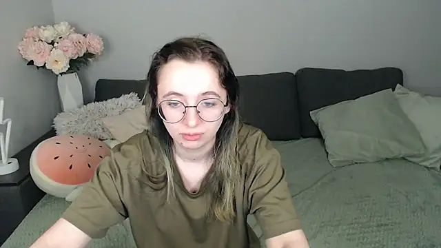 Snapshot of Mini_Diva chatting on 1, 10, 2025 Mini Diva online show from 1, 10, 2025