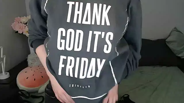 Snapshot of Mini_Diva chatting on 22, 10, 2025 Mini Diva online show from 22, 10, 2025