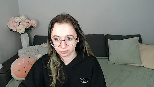 Snapshot of Mini_Diva chatting on 29, 10, 2025 Mini Diva online show from 29, 10, 2025