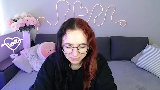 Snapshot of Mini_Diva chatting on 25, 11, 2025 Mini Diva online show from 25, 11, 2025