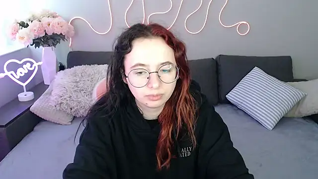 Snapshot of Mini_Diva chatting on 26, 11, 2025 Mini Diva online show from 26, 11, 2025