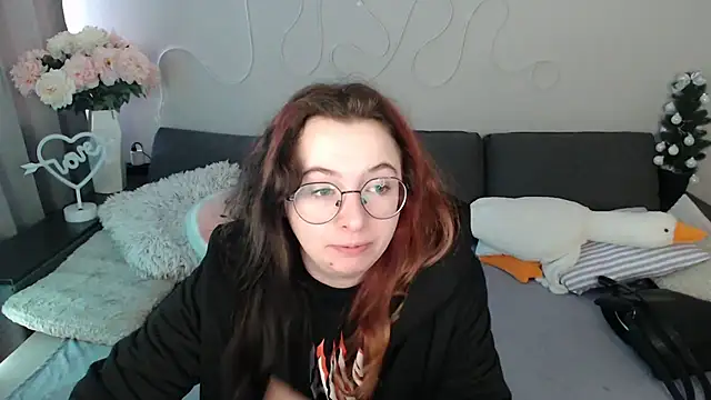 Mini Diva online show from 8, 4, 2026