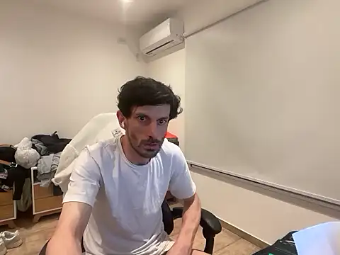 Snapshot of nicolaaaaas chatting on 17, 10, 2025 nicolaaaaas online show from 17, 10, 2025