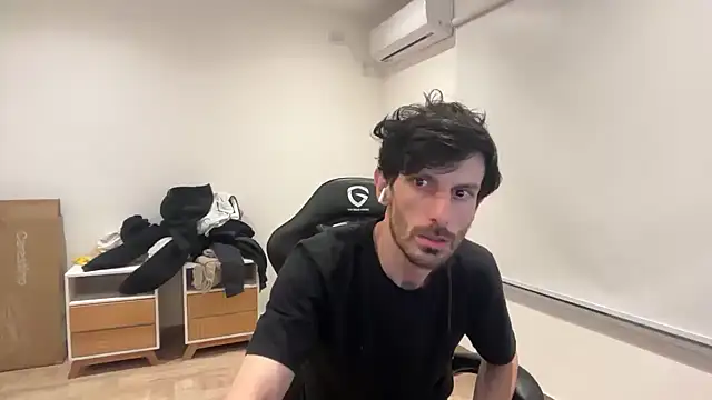 Snapshot of nicolaaaaas chatting on 19, 10, 2025 nicolaaaaas online show from 19, 10, 2025