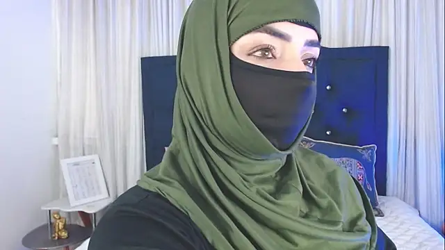 Snapshot of Uzra_hayed chatting on 7, 11, 2025 Uzra hayed online show from 7, 11, 2025