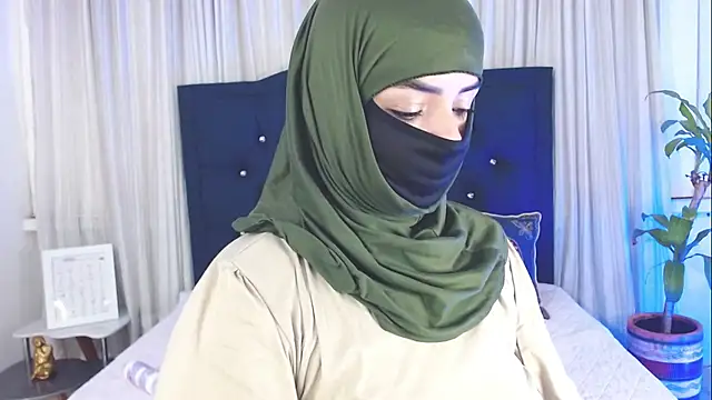 Snapshot of Uzra_hayed chatting on 24, 11, 2025 Uzra hayed online show from 24, 11, 2025