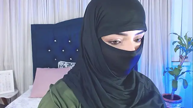 Snapshot of Uzra_hayed chatting on 4, 12, 2025 Uzra hayed online show from 4, 12, 2025