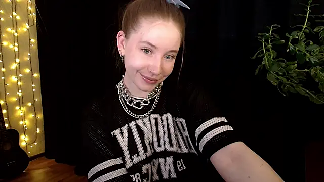 Snapshot of SindiWatsoon chatting on 12, 9, 2025 SindiWatsoon online show from 12, 9, 2025