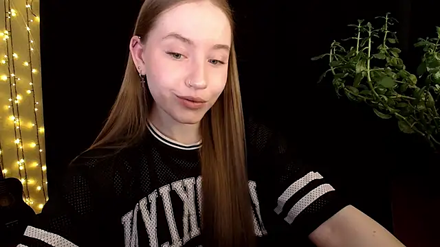 Snapshot of SindiWatsoon chatting on 23, 9, 2025 SindiWatsoon online show from 23, 9, 2025