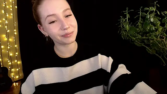 Snapshot of SindiWatsoon chatting on 1, 10, 2025 SindiWatsoon online show from 1, 10, 2025