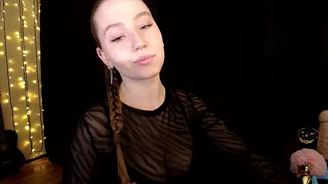 Snapshot of SindiWatsoon chatting on 31, 10, 2025 SindiWatsoon online show from 31, 10, 2025