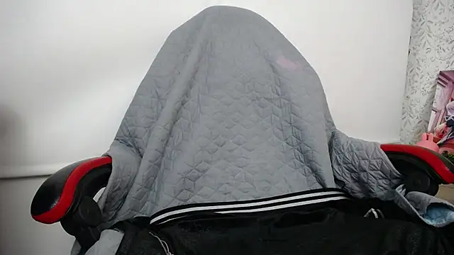 luly pink online show from 12, 11, 2025