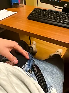 Snapshot of onbifeet chatting on 11, 3, 2025 onbifeet online show from 11, 3, 2025