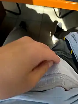 Snapshot of onbifeet chatting on 16, 11, 2025 onbifeet online show from 16, 11, 2025