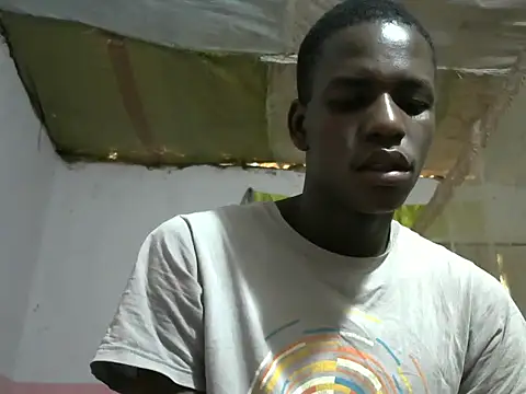 Snapshot of Bigras0011 chatting on 26, 9, 2025 Bigras0011 online show from 26, 9, 2025