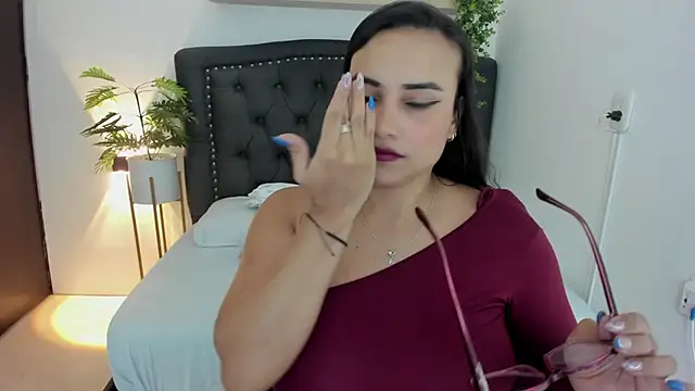 zoe danae  online show from 15, 1, 2025