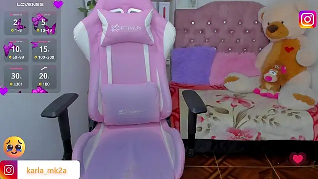 Snapshot of karla_cute01 chatting on 12, 3, 2025 karla cute01 online show from 12, 3, 2025