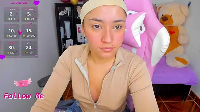 Snapshot of karla_cute01 chatting on 14, 10, 2025 karla cute01 online show from 14, 10, 2025