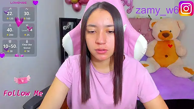 Snapshot of karla_cute01 chatting on 25, 10, 2025 karla cute01 online show from 25, 10, 2025