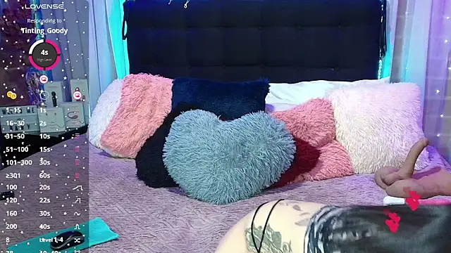 Snapshot of Hanna_horny_ chatting on 18, 11, 2025 Hanna horny online show from 18, 11, 2025