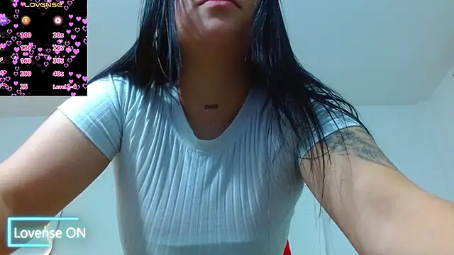 Snapshot of martinna_tay chatting on 13, 3, 2025 martinna tay online show from 13, 3, 2025
