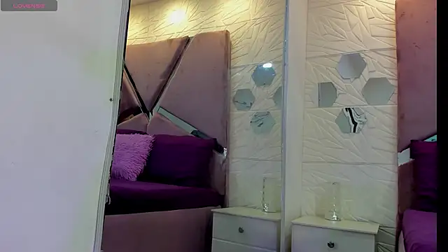 Charlotte Ice1 online show from 27, 9, 2025