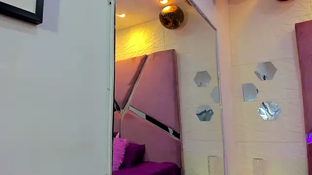 Charlotte Ice1 online show from 6, 11, 2025