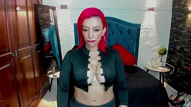RedQueenMilf online show from 13, 10, 2025