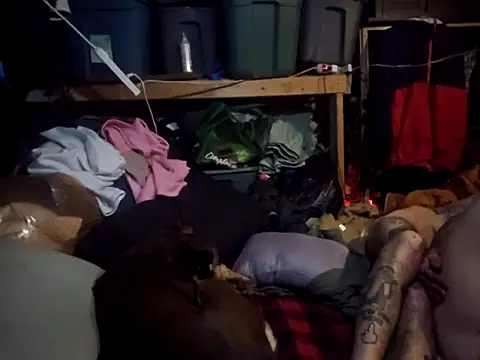 hungandtatted666 online show from 10, 9, 2025