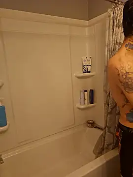 hungandtatted666 online show from 16, 12, 2025