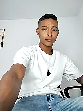 Snapshot of Demiansteven2 chatting on 15, 9, 2025 Demiansteven2 online show from 15, 9, 2025