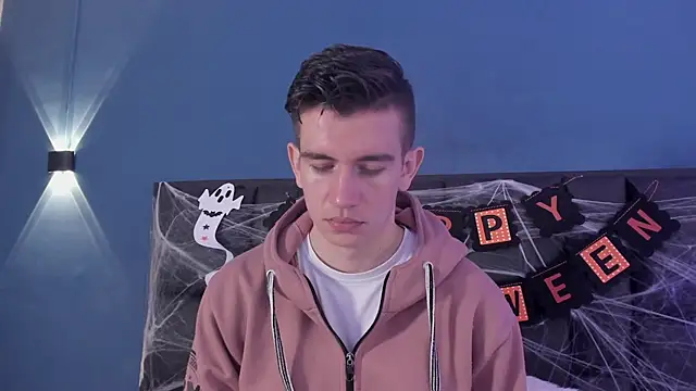 Snapshot of MikaelSlow chatting on 28, 10, 2025 MikaelSlow online show from 28, 10, 2025