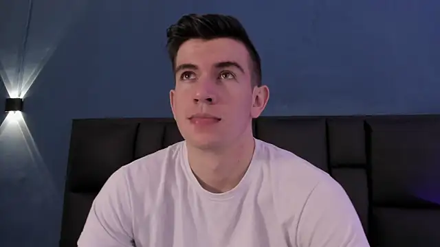 Snapshot of MikaelSlow chatting on 12, 11, 2025 MikaelSlow online show from 12, 11, 2025