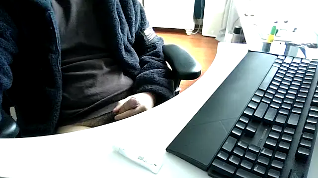 Snapshot of big-pig chatting on 24, 11, 2025 big-pig online show from 24, 11, 2025