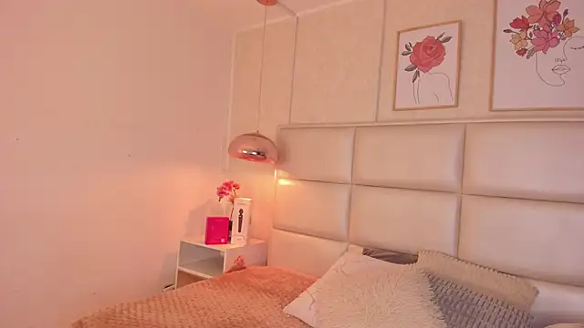 Aily Yozuko online show from 17, 4, 2026